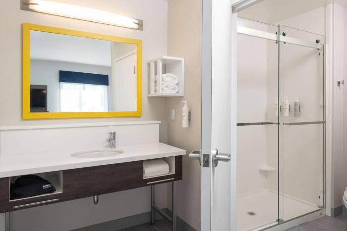 hampton inn and suites manteca