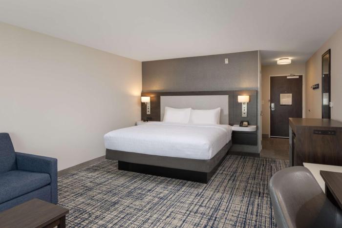 hampton inn and suites manteca
