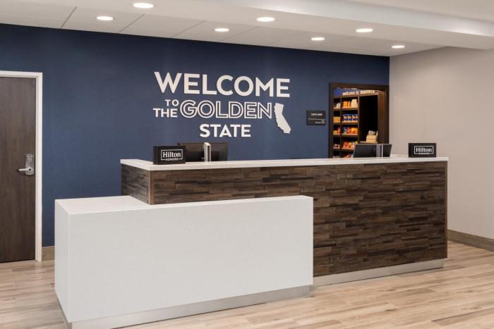 hampton inn and suites manteca