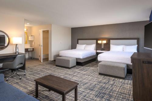 hampton inn and suites manteca
