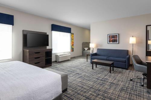hampton inn and suites manteca