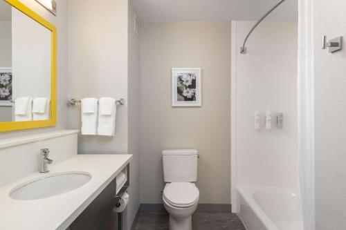 hampton inn and suites manteca