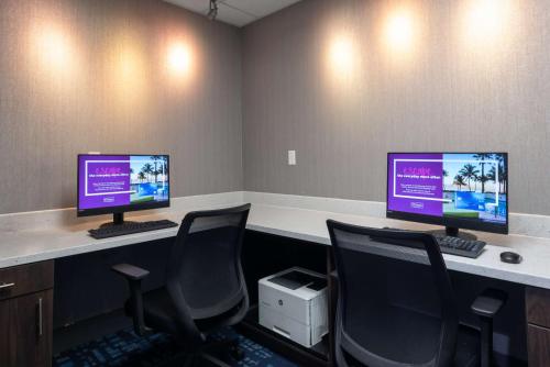hampton inn and suites manteca