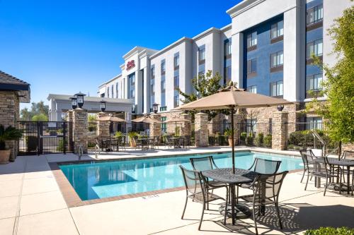 hampton inn and suites manteca