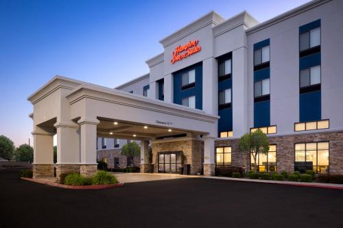 hampton inn and suites manteca
