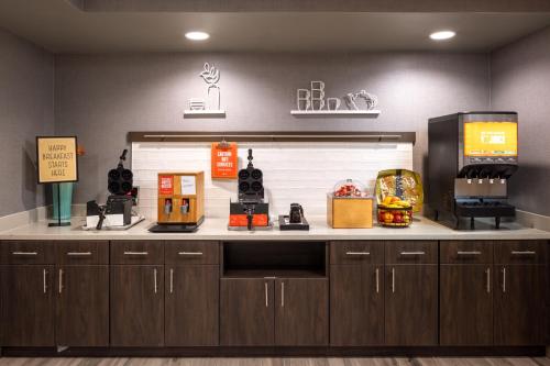 hampton inn and suites manteca