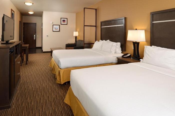 holiday inn express and suites globe by ihg