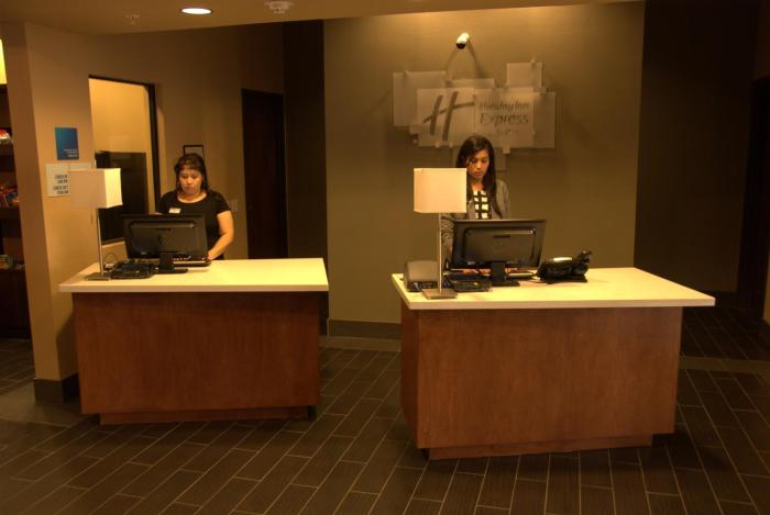 holiday inn express and suites globe by ihg