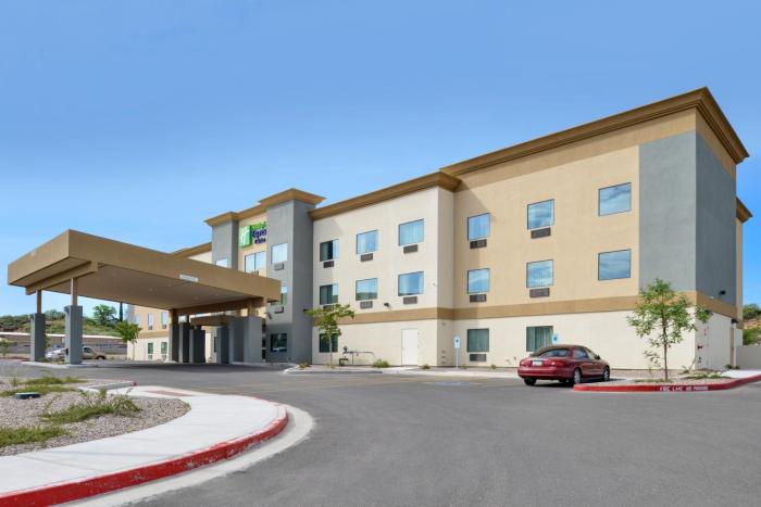 holiday inn express and suites globe by ihg