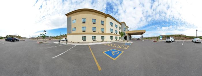 holiday inn express and suites globe by ihg