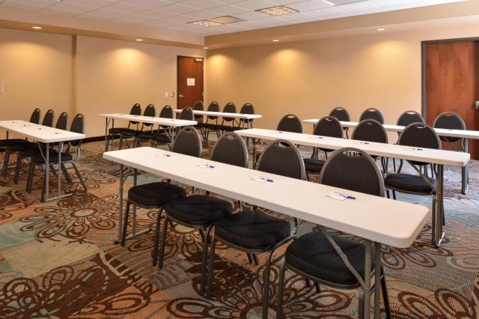 holiday inn express and suites globe by ihg