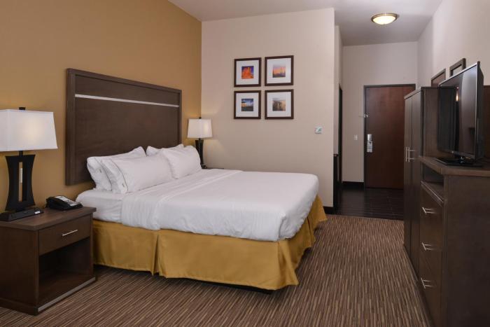 holiday inn express and suites globe by ihg