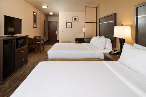 holiday inn express and suites globe by ihg