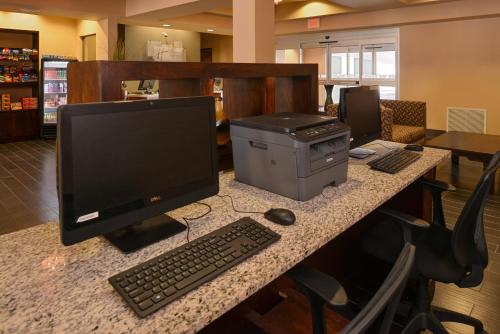 holiday inn express and suites globe by ihg