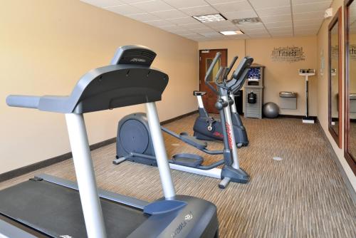 holiday inn express and suites globe by ihg