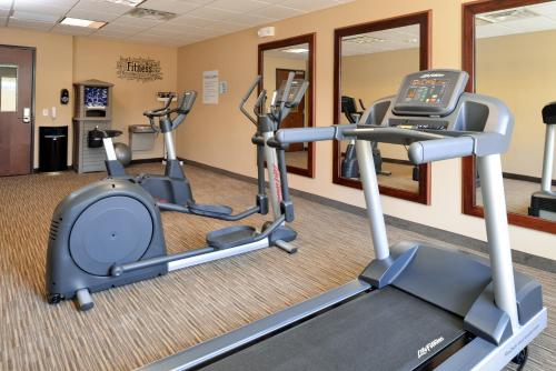 holiday inn express and suites globe by ihg