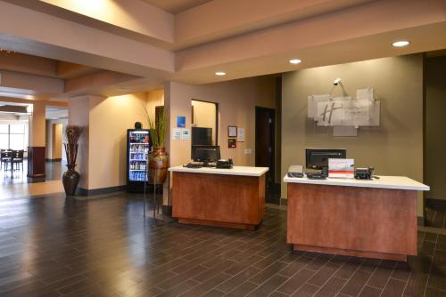 holiday inn express and suites globe by ihg