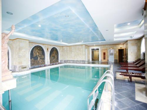 a25 luxury hotel
