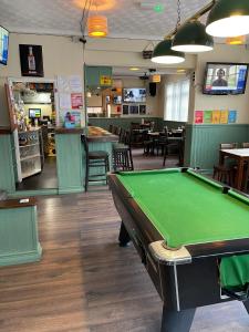 shakers inn