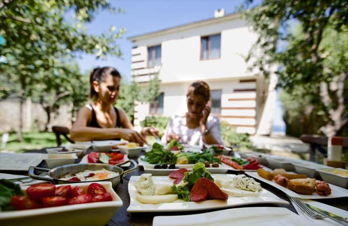 miro mara boutique hotel and lounge bar