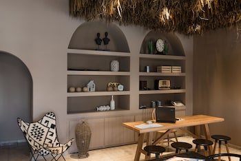 Hotel Eucalyptus,Messaria>>Fira,2 star