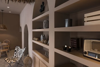 Hotel Eucalyptus,Messaria>>Fira,2 star