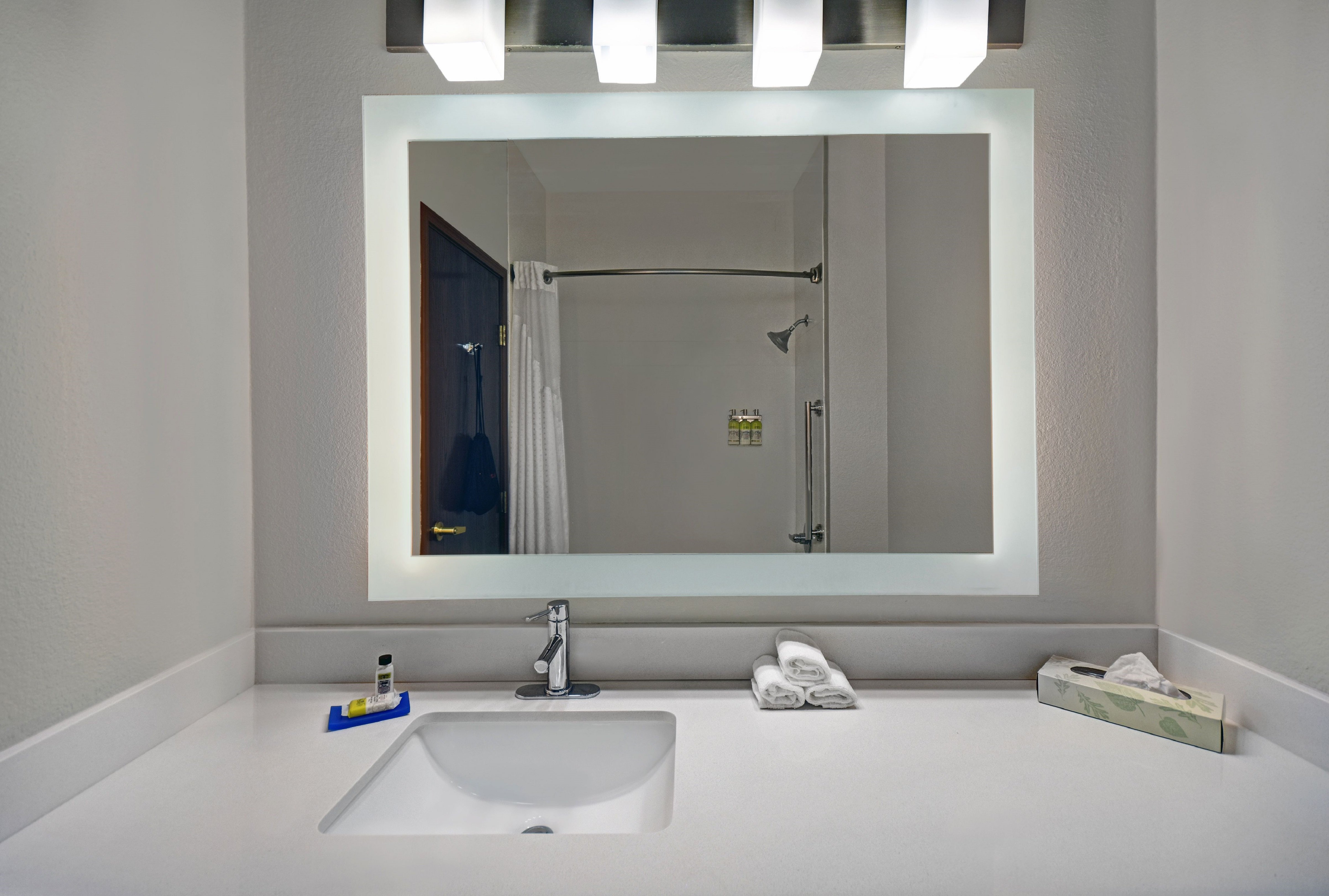 holiday inn express marshall by ihg