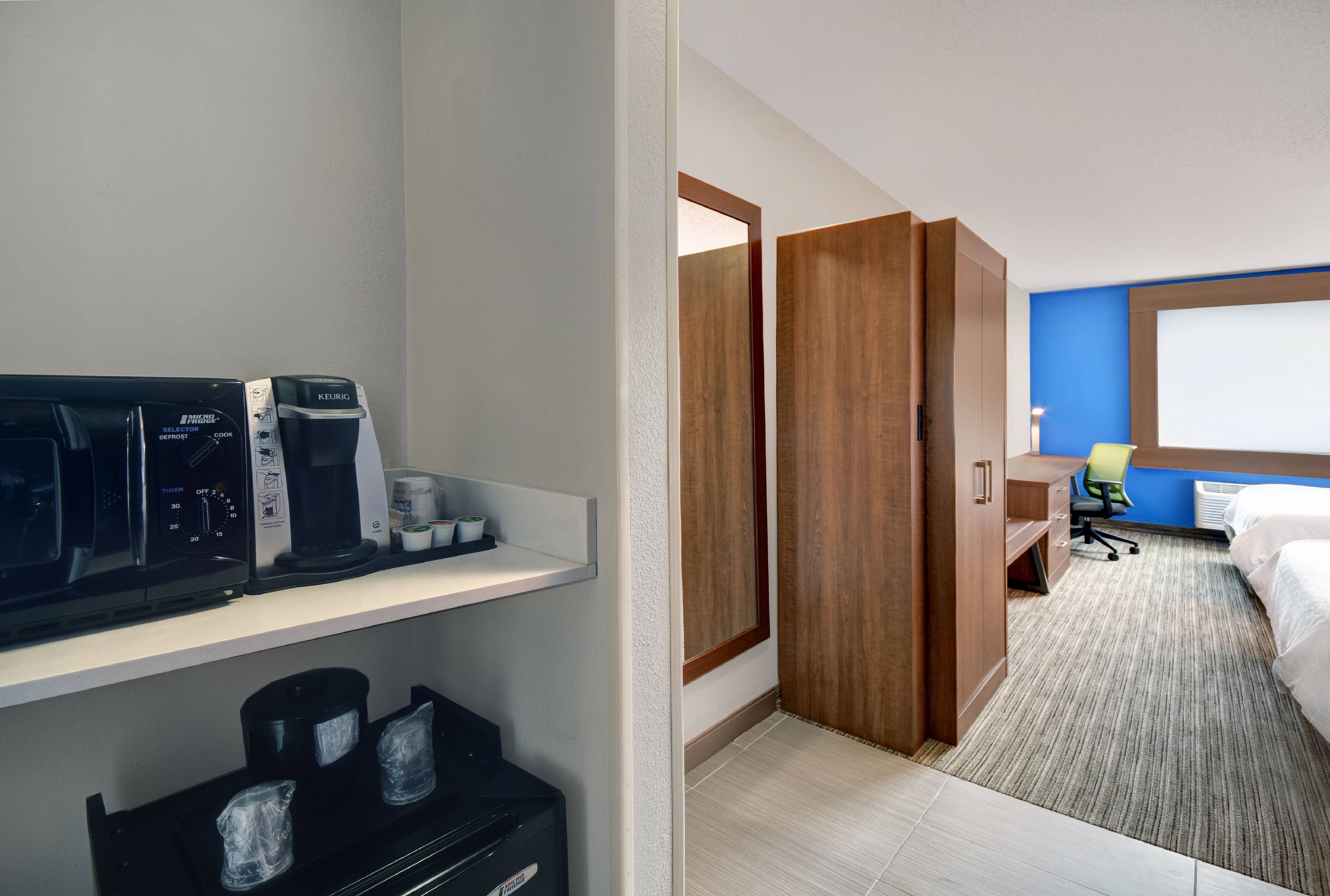 holiday inn express marshall by ihg