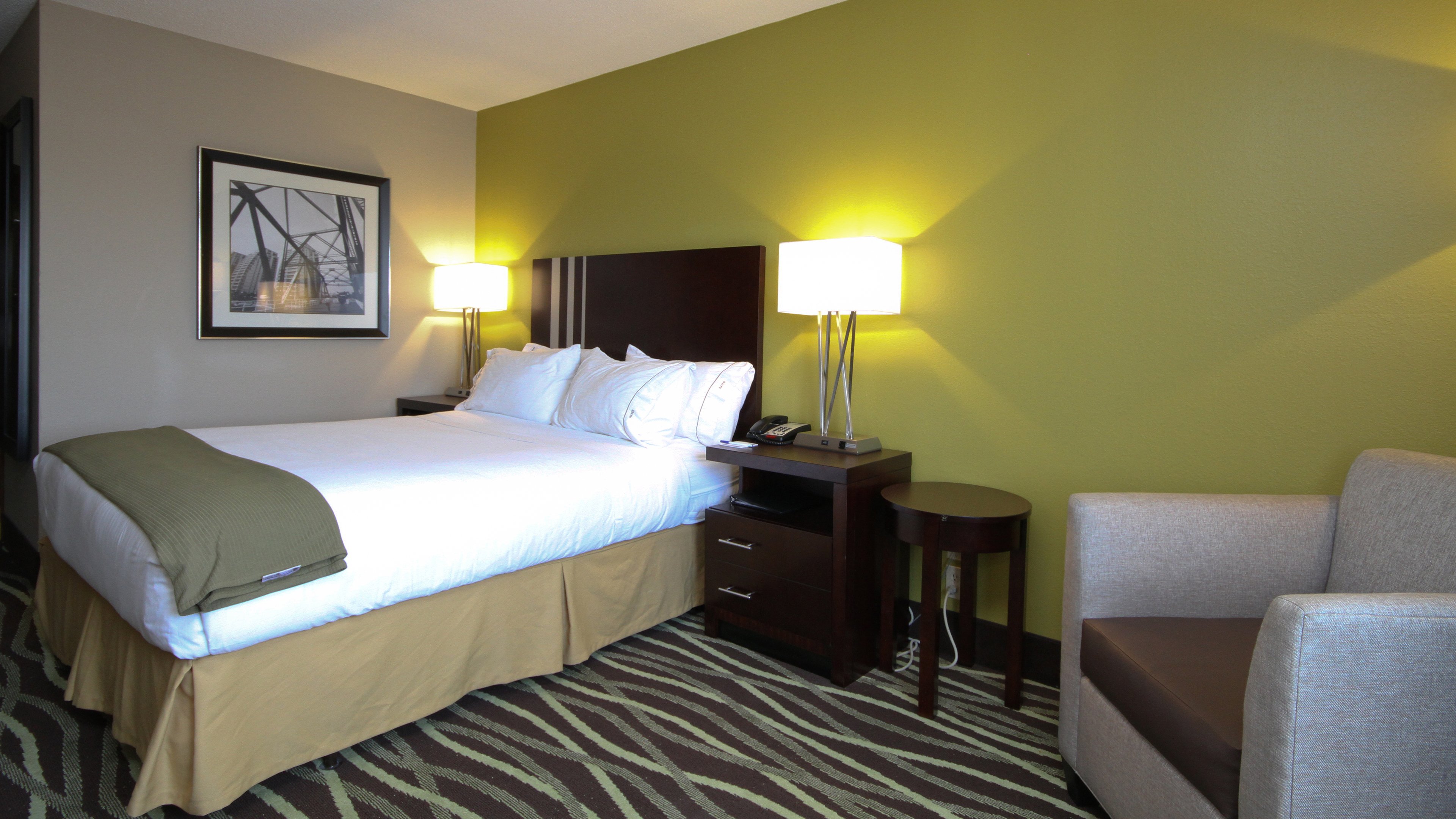 holiday inn express marshall by ihg