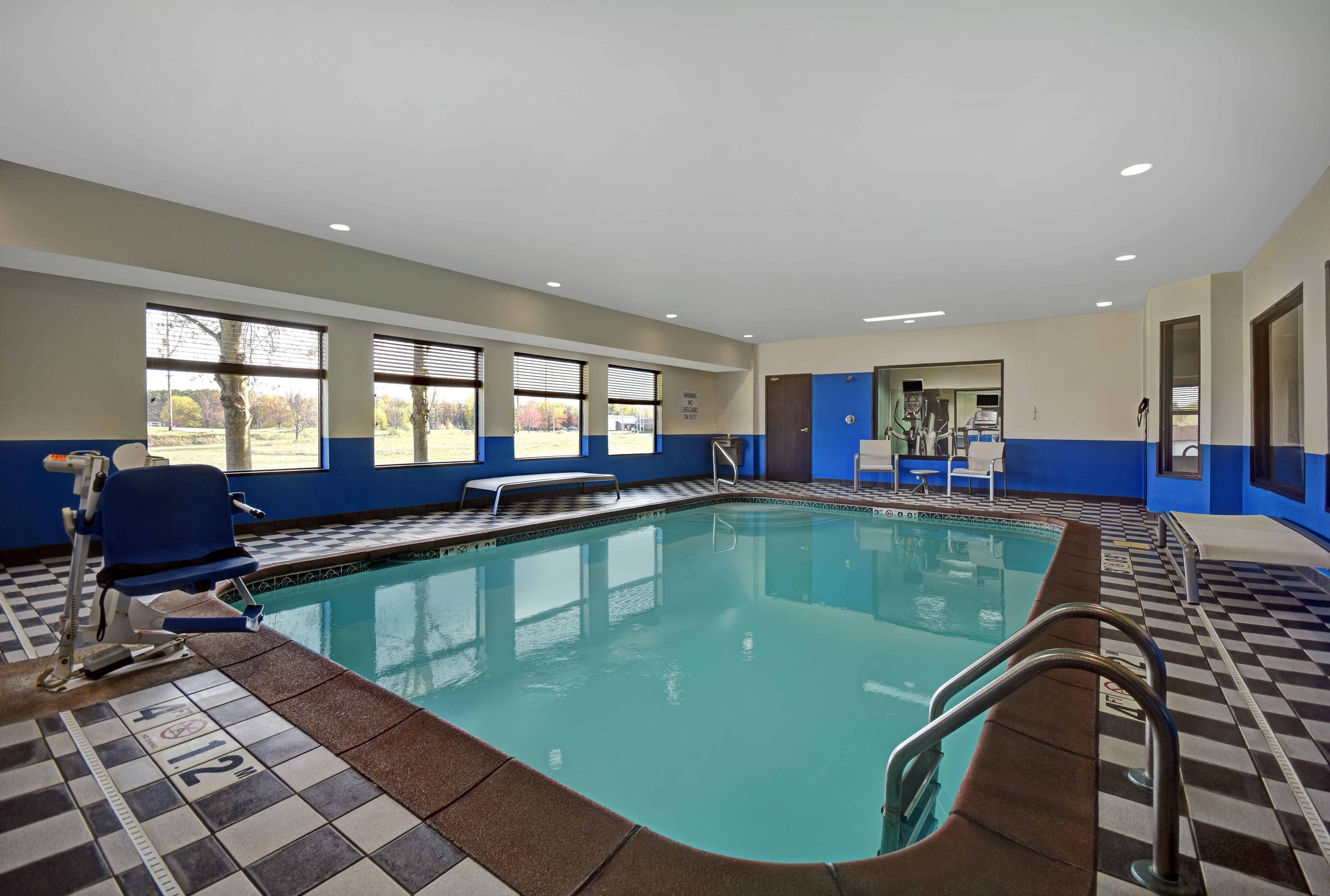 holiday inn express marshall by ihg