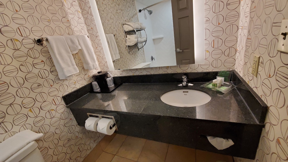 holiday inn martinsburg by ihg