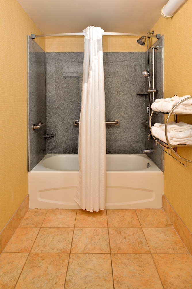 holiday inn martinsburg by ihg