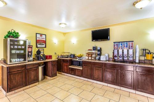 econo lodge mcalester