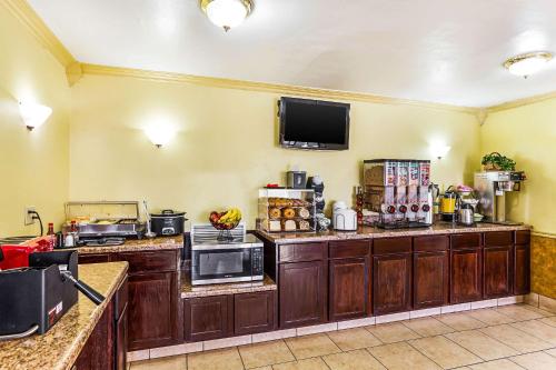 econo lodge mcalester