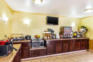 econo lodge mcalester