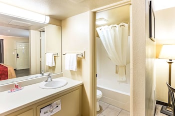 econo lodge mcalester