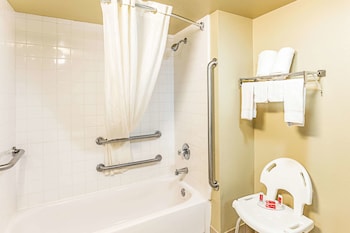 econo lodge mcalester