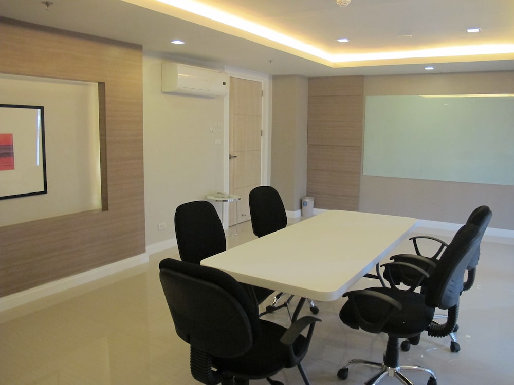 zerenity hotel and suites