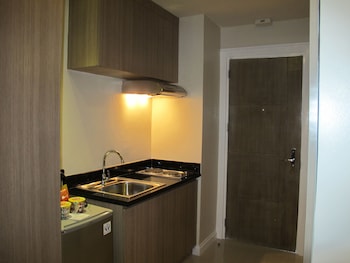 zerenity hotel and suites