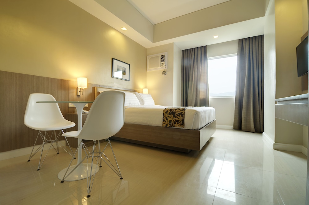 zerenity hotel and suites