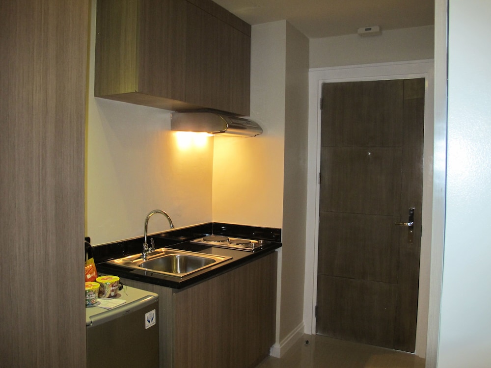 zerenity hotel and suites