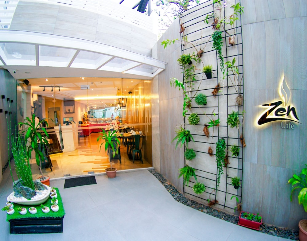 zerenity hotel and suites