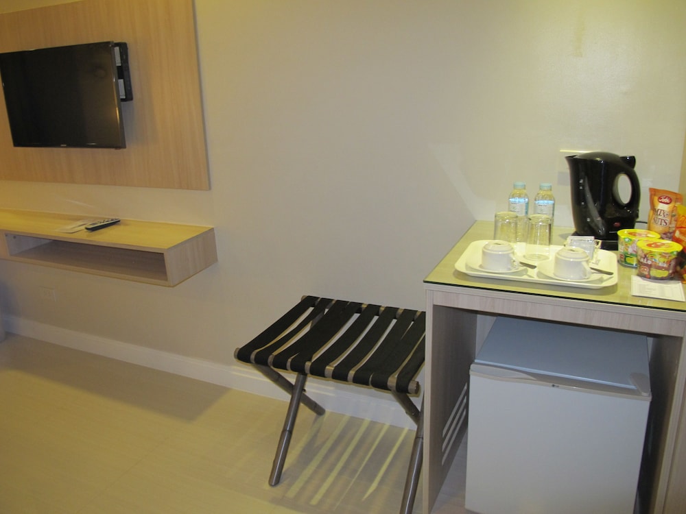 zerenity hotel and suites
