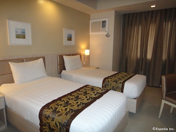 zerenity hotel and suites