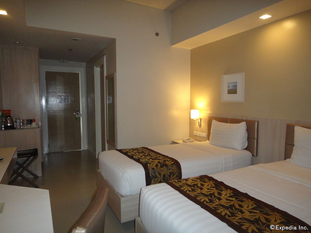 zerenity hotel and suites