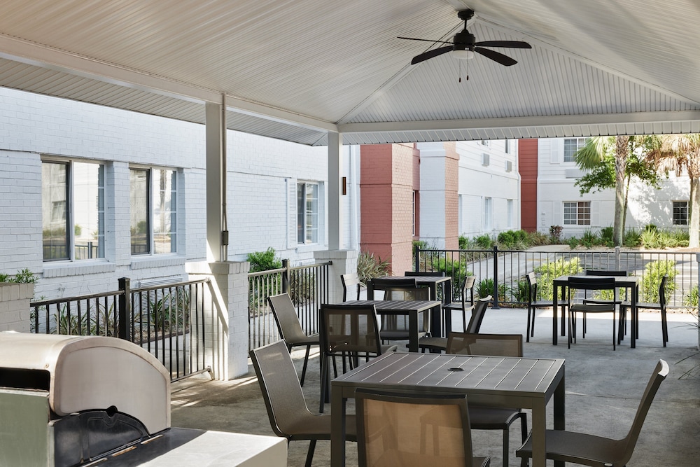 candlewood suites i 26 at northwoods mall by ihg