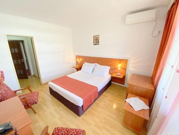 tomis hotel neptun