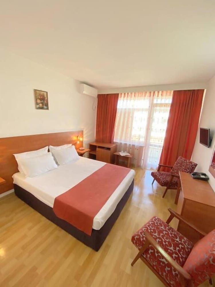 tomis hotel neptun