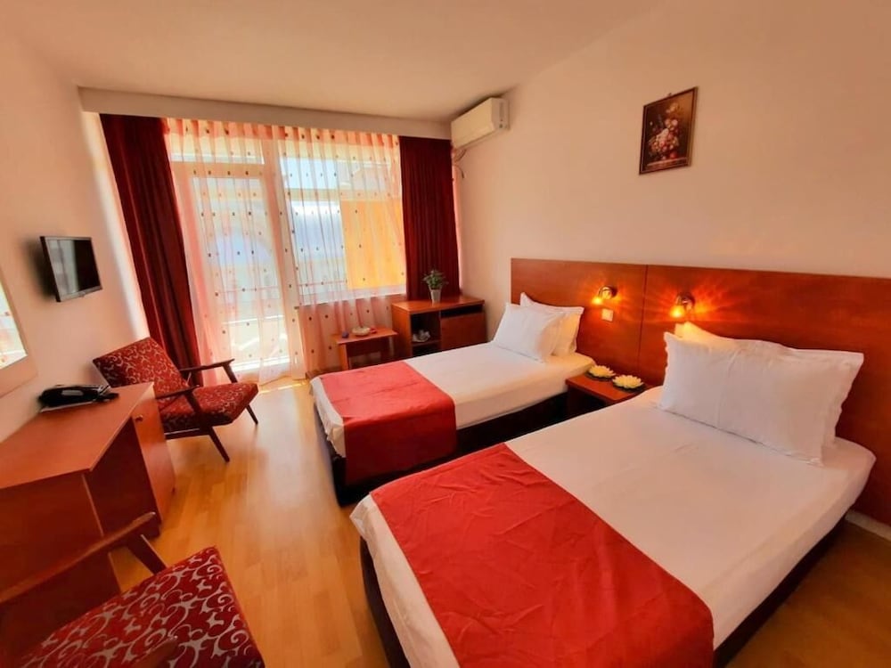 tomis hotel neptun