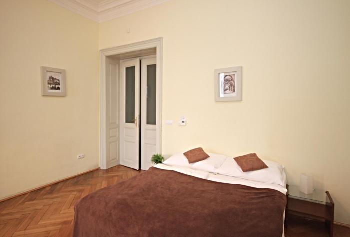 riverview palace apartments